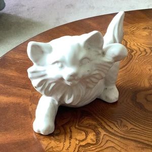 Ceramic lion statue white good details nice in your garden or you could …